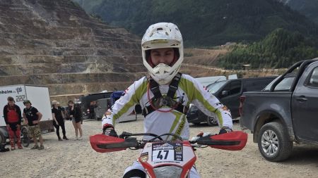 Eine hervorragende Performance zeigte der iBi Bischof Immobilien-Racer Lorenz Steinkellner mit P39 beim Red Bull Erzbergrodeo 2026.