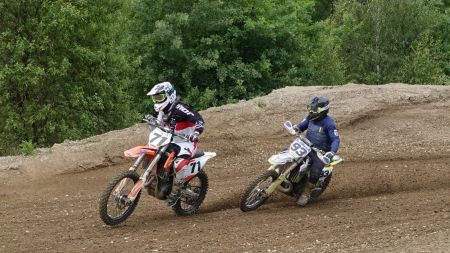 Beste Streckenbedingungen, tolle Stimmung bei Fahrern und Fans, sowie zahlreiche Rad-An-Rad-Duelle und eine hervorragende Organisation durch den MSC Schrems waren die Garanten für einen erfolgreichen W4-Cup-Renntag am 7. Juni in Schrems.
