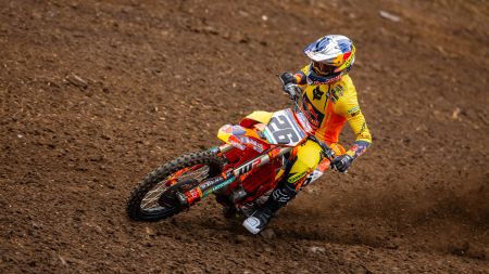 Jorge Prado von Red Bull  KTM im Kampf um Platz auf Podium