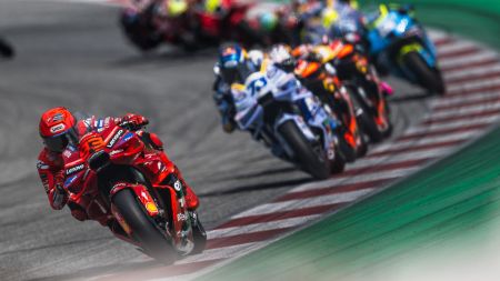 MotoGP-Fans feiern Hymne mit Woodstock Allstar Band