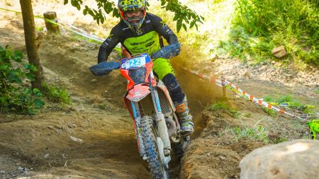 Am vergangenen Wochenende nahm Luca Kropitsch bei der zweitägigen Auner HardEnduro Series Germany in Reisersberg (Bayern) mit Erfolg teil und konnte außerdem die Führung in der Junioren-Gesamtwertung übernehmen!