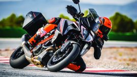 Intermot: 2019 KTM 1290 SUPER DUKE GT & R