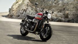 High-Performance in Nadelstreifen: Die neue TRIUMPH Speed Twin begeistert mit maximaler Zweizylinder-Power in eleganter Schale.