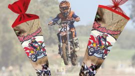 Bisher hat man vergeblich nach Schultüten im Motocross - Design gesucht. Nestler bietet ab sofort die coole Schultüte mit passendem Schulheft an!