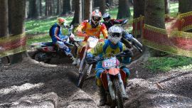 Es geht schlag auf schlag für die Stollenfraktion am Spielberg, nach dem (leider etwas verregneten) „Junior Enduro Cup“ am vergangenen Wochenende, steht das nächste Enduro Event unmittelbar vor der Tür.