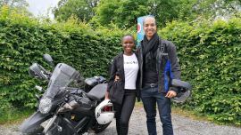 Thomas Jakel und Dulcie Mativo fahren mit einem Elektro-Motorrad von Marokko bis nach Kapstadt.