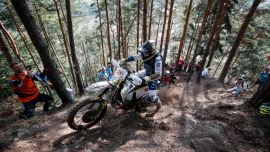 Graham Jarvis holt sich am Offroad Tag 1 den Tagessieg auf Husqvarna.