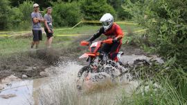 Der Österreicher Philipp Schneider, der auch im Extremenduro zu Hause ist, siegte auf seiner 2 Takt KTM.