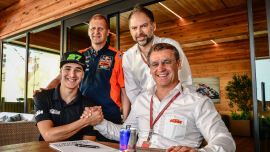 Red Bull KTM Ajo nimmt den 19 jährigen Moto2 Star Iker Lecuona unter Vertrag.