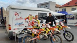 Werner ist bereits in Tschechien, wo heute das nächste Rennwochenende im Enduro GP beginnt. 
