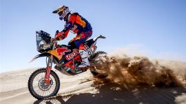 Toby Price von Red Bull KTM Factory Racing hat die extrem anspruchsvolle vierte Etappe der Atacama-Rallye 2019 gewonnen.