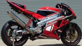 Crighton Racing CR700P - das reinrassige Racingbike.