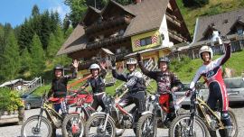 Traditionsgemäß gibt es im Trialpark am Salzstiegl im Gasthof Moasterhaus für alle Trialfahrer die letzten beiden Wochenenden das leckere Spaghettiessen.