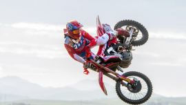 "Ich begann 2009, die Nummer 243 zu tragen. Es bedeutet meiner Familie und auch mir viel, denn es ist der Geburtstag meines Bruders, der im Motocross gestorben ist."