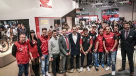 Nach der offiziellen Präsentation der Honda- und HRC-Werksteams für die Saison 2020 mit der Anwesenheit der Monster Energy Honda-Teammitglieder Kevin Benavides und Ricky Brabec fand das Duo Zeit, an der EICMA, der weltweit größten Motorradmesse, teilzunehmen.