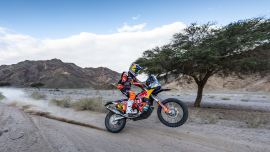 Nach der verkürzten dritten Etappe verließen die Fahrer am vierten Tag der Rallye Dakar 2020 Neom und fuhren in Richtung Osten nach Al-'Ula.