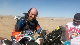 Martin Freinademetz meistert seine erste Dakar-Etappe nach 10 Jahren Pause.
