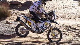 Das Rockstar Energy Husqvarna Factory Racing Team hat eine besonders schwierige dritte Etappe der Rallye Dakar 2020 absolviert.