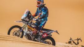 Mehr als 3700 Kilometer durch die Wüste Saudi-Arabiens hat Ex-Snowboard-Weltmeister Martin Freinademetz auf seinem Motorrad bereits absolviert. 