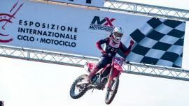 Tim Gajser vom Team HRC absolvierte sowohl die MX1- als auch die Superfinals im Internazionali d'Italia und gewann fünf der sechs Rennen, im zweiten gewann er hinter seinem Teamkollegen Mitch Evans.