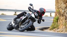 Street „Fight-R“ reloaded: TRIUMPH präsentiert die neue Street Triple R