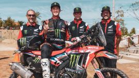 Monster Energy Honda Team-Pilot Ricky Brabec siegt bei der Sonora-Rallye zum dritten Mal.