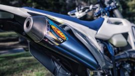 Die neuen FMF-Abgassysteme sind als Bestandteil des umfangreichen Sortiments an technischem Zubehör von Husqvarna Motorcycles erhältlich.