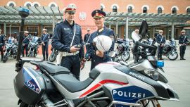 Eigentlich soll das Motorradfahrverbot in Tirol für alle Motorräder über 95db gelten - hier tauchen aber Probleme auf.