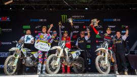 Es war ein historischer Tag für das Rockstar Energy Husqvarna Factory Racing Team, als die Marke beim Finale der AMA Supercross-Weltmeisterschaftsserie 2020 in Salt Lake City das 450SX-Podium eroberte.