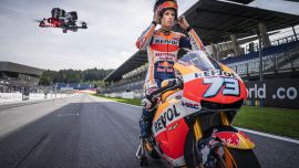 Duell um den Spielberg: Renn-Drohne vs. MotoGP-Bike