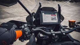 Originalität, fortschrittliche Technologie und bahnbrechende Leistung sind unerschütterliche Säulen der Forschungs- und Entwicklungsphilosophie von KTM, um verlockende READY TO RACE-Bikes direkt in die Hände von begeisterten "Orange Bleeders" zu geben.