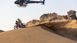 Der zweite Tag Dakar des Rennens erwies sich als unglaublich hart für alle Teilnehmer.