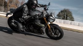 TRIUMPH präsentiert die rundum neu entwickelte Speed Triple 1200 RS