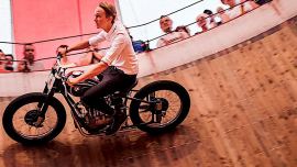 Moritz Brée ist gerade einmal siebzehn Jahre jung, hat aber schon einige Projekte verwirklicht. Seit er dreieinhalb ist, fährt er Motorrad und wird nun zur Flattrack Ausscheidung vom Austrian Junior Cup antreten.