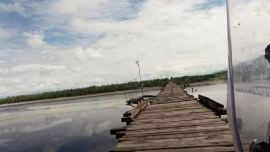 Wir sind weiter auf der BAM (baikal amur magistrale) unterwegs. Heute führt uns die Route über die VITIM RIVER BRIDGE! Die gefährlichste Brücke der Welt!