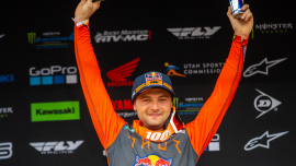 Cooper Webb von Red Bull KTM Factory Racing fuhr beim Atlanta Supercross am Samstag auf den dritten Platz und baute damit seine Führung in der Punktewertung im Kampf um die AMA 450SX Meisterschaft 2021 weiter aus. 