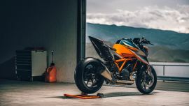 KTM hat die Hierarchie bei seinen NAKED-Modellen neu sortiert. Hier kommt die KTM 1290 SUPER DUKE RR – das BEAST mit noch mehr "Biss". Nur 500 Stück Weltweit wird es geben!