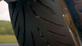 Entdecke den Bridgestone Battlax Sport Touring T32: die neue Bestmarke in dieser Kategorie