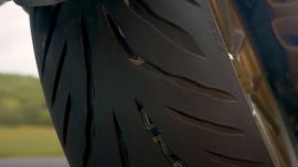 Entdecke den Bridgestone Battlax Sport Touring T32: die neue Bestmarke in dieser Kategorie