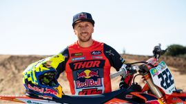 Einer der größten Fahrer der modernen Ära der FIM Motocross-Weltmeisterschaft geht 2021 in seine zwölfte Saison mit dem Red Bull KTM Factory Racing Team. 