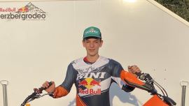 Philipp Schmidt am HSV Burg Kreuzenstein MX & Enduro Gelände, um Fahrwerk abzustimmen.