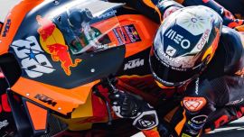 KTM siegt souverän in Spanien - Rossi und Marquez im Kiesbett