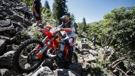 Obwohl das Red Bull TKO im Jahr 2021 bereits zum 11. Mal ausgetragen wird, ist es das erste Mal, dass die weltbesten Hard-Enduro-Fahrer auf heimischem Boden gegen die führenden US-Fahrer antreten.