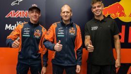 Der Moto2-Weltmeister Red Bull KTM Ajo wird 2022 zwei neue Fahrer einsetzen. Moto3-Star Pedro Acosta wird in die mittlere Klasse aufsteigen, während der Spanier Augusto Fernandez in die KTM GP Academy wechselt.