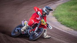 GAS GAS SCHRUF Flattrack mit Yasmin Poppenreiter am Podium