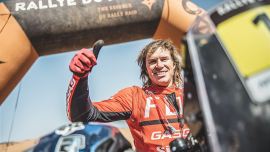 Daniel Sanders hat sich den dritten Platz in der Gesamtwertung gesichert und damit sein und GASGAS' erstes Podiumsergebnis in der FIM Cross-Country Rallies World Championship!