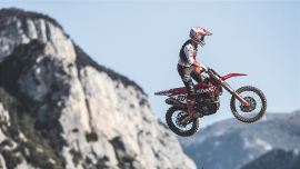 DIGA Procross GASGAS Factory Racing's MX2-Star Isak Gifting hat den Trentino Triple-Header mit einem beeindruckenden fünften Platz beim MXGP von Trentino begonnen.