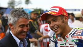 Honda möchte sich bei Valentino Rossi für die drei Titel bedanken, die sie gemeinsam gewonnen haben. Für Mick Doohan waren die Japaner jedoch "arrogant, sie haben Valentino nicht respektiert", während Alberto Puig das anders sieht: "Der Rennsport wird nicht unter seiner Abwesenheit leiden".