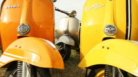 Die Vespa ist wie der Rock der Rolling Stones, ein Paar Levi's, Converse an den Füßen. Die Vespa verbindet Generationen und erzählt eine Geschichte der unbegrenzten Möglichkeiten. Sie ist jetzt 906 Millionen Euro wert.