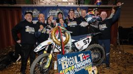 Mit einer weiteren beeindruckenden Leistung hat Billy Bolt von Husqvarna Factory Racing seinen Titel in der FIM SuperEnduro Weltmeisterschaft erfolgreich verteidigt.